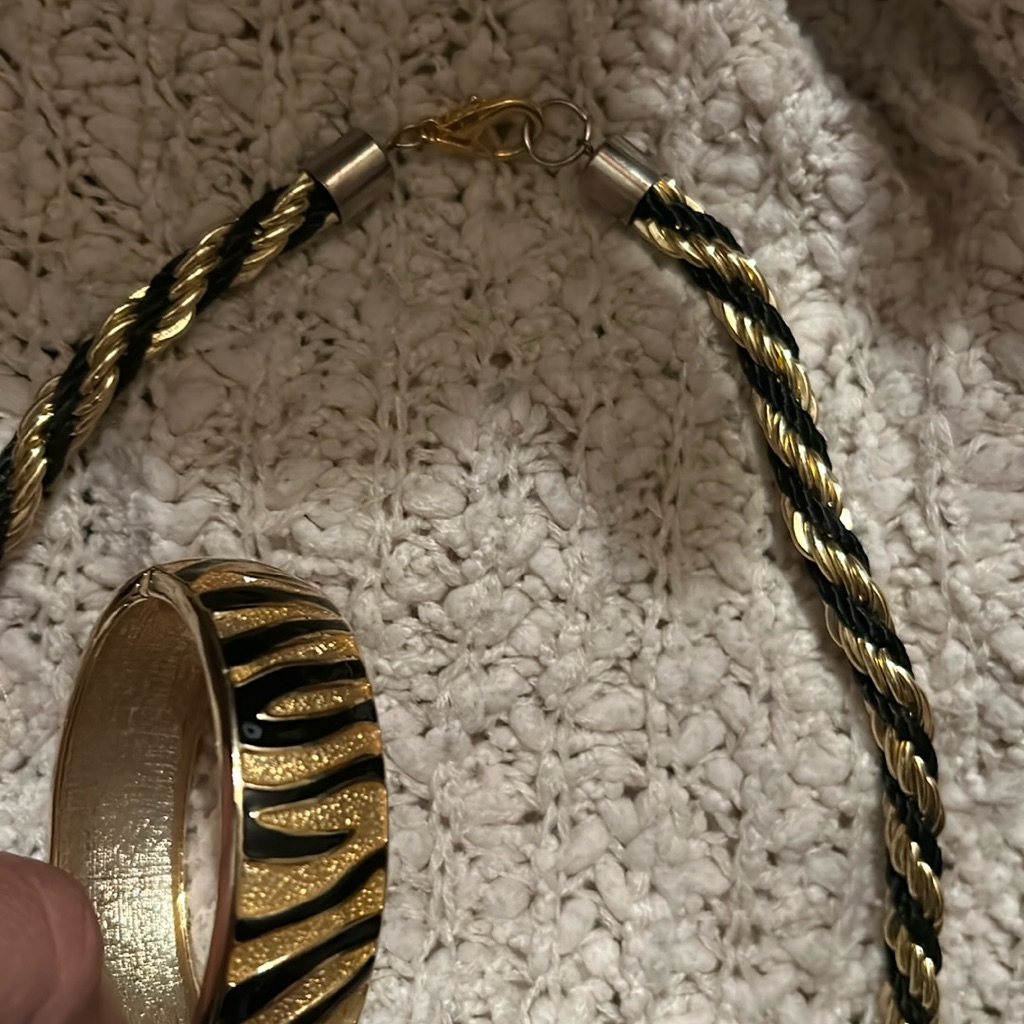 Wow Lady Remington Gold And Black Necklace Set W Bracelet Bangle 49$